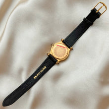 Load image into Gallery viewer, VINTAGE GUCCI BLACK LEATHER WATCH