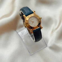 Load image into Gallery viewer, VINTAGE GUCCI BLUE LEATHER WATCH