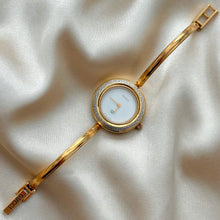 Load image into Gallery viewer, VINTAGE GUCCI PLAY BEZEL WATCH (12 BEZELS W/ DIAMOND CUT)