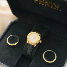 Load image into Gallery viewer, VINTAGE FENDI INTERCHANGEABLE BEZEL WATCH
