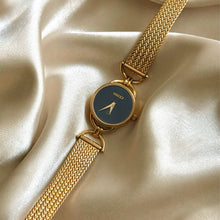 Load image into Gallery viewer, VINTAGE GUCCI WATCH