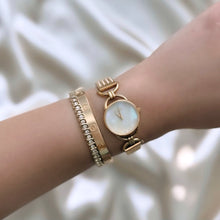 Load image into Gallery viewer, VINTAGE GUCCI MOTHER-OF-PEARL WATCH