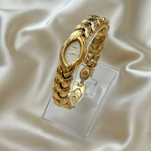 Load image into Gallery viewer, VINTAGE SEIKO DAINTY WATCH