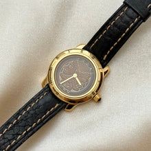 Load image into Gallery viewer, VINTAGE FENDI INTERCHANGEABLE BEZEL WATCH