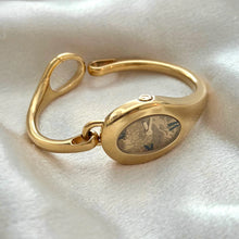 Load image into Gallery viewer, VINTAGE GUCCI WATCH