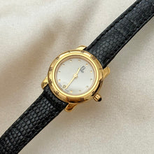Load image into Gallery viewer, VINTAGE FENDI INTERCHANGEABLE BEZEL WATCH