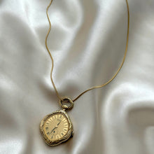 Load image into Gallery viewer, VINTAGE SEIKO NECKLACE WATCH