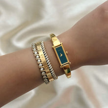 Load image into Gallery viewer, VINTAGE GUCCI DAINTY WATCH