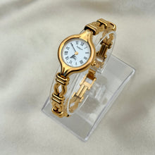 Load image into Gallery viewer, VINTAGE BURBERRY WATCH