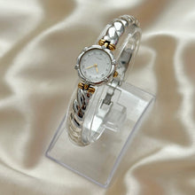 Load image into Gallery viewer, VINTAGE SEIKO DIAMOND DAINTY SILVER WATCH