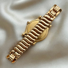 Load image into Gallery viewer, VINTAGE GUCCI WATCH