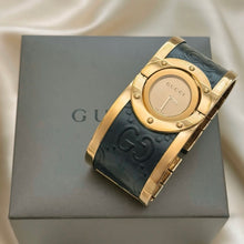 Load image into Gallery viewer, VINTAGE GUCCI LEATHER WATCH