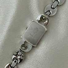 Load image into Gallery viewer, VINTAGE GUCCI INTERCHANGEABLE LEATHER WATCH