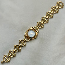 Load image into Gallery viewer, VINTAGE GUCCI WATCH