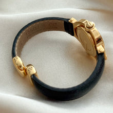 Load image into Gallery viewer, VINTAGE GUCCI BLACK LEATHER WATCH