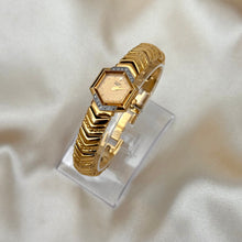 Load image into Gallery viewer, VINTAGE CITIZEN DIAMOND WATCH