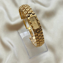 Load image into Gallery viewer, VINTAGE FENDI WATCH