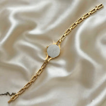 Load image into Gallery viewer, VINTAGE CITIZEN DAINTY WATCH