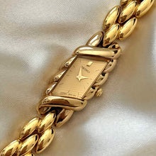 Load image into Gallery viewer, VINTAGE SEIKO DAINTY WATCH