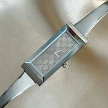 Load image into Gallery viewer, VINTAGE GUCCI DAINTY SILVER WATCH
