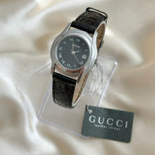 Load image into Gallery viewer, VINTAGE GUCCI BLACK LEATHER WATCH