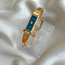 Load image into Gallery viewer, VINTAGE GUCCI DAINTY WATCH