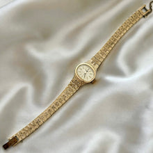 Load image into Gallery viewer, VINTAGE SEIKO DAINTY WATCH