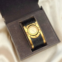 Load image into Gallery viewer, VINTAGE GUCCI LEATHER WATCH