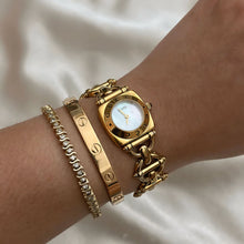 Load image into Gallery viewer, VINTAGE GUCCI MOTHER-OF-PEARL WATCH