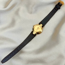 Load image into Gallery viewer, VINTAGE GUCCI BLACK LEATHER WATCH