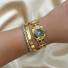 Load image into Gallery viewer, VINTAGE GUCCI WATCH