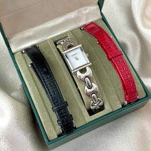 Load image into Gallery viewer, VINTAGE GUCCI INTERCHANGEABLE LEATHER WATCH