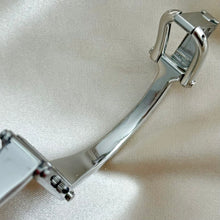 Load image into Gallery viewer, VINTAGE GUCCI DAINTY SILVER WATCH