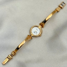 Load image into Gallery viewer, VINTAGE BURBERRY WATCH
