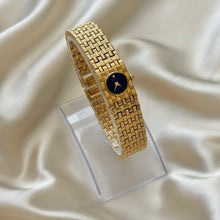 Load image into Gallery viewer, VINTAGE SEIKO DAINTY WATCH