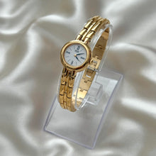 Load image into Gallery viewer, VINTAGE SEIKO DAINTY WATCH