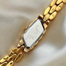 Load image into Gallery viewer, VINTAGE SEIKO DAINTY WATCH