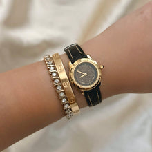 Load image into Gallery viewer, VINTAGE FENDI INTERCHANGEABLE BEZEL WATCH