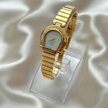 Load image into Gallery viewer, VINTAGE GUCCI WATCH