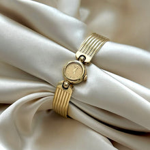 Load image into Gallery viewer, VINTAGE SEIKO DAINTY WATCH