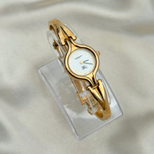 Load image into Gallery viewer, VINTAGE BURBERRY WATCH