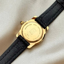 Load image into Gallery viewer, VINTAGE FENDI INTERCHANGEABLE BEZEL WATCH