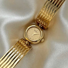 Load image into Gallery viewer, VINTAGE SEIKO DAINTY WATCH