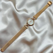 Load image into Gallery viewer, VINTAGE GUCCI MOTHER-OF-PEARL WATCH