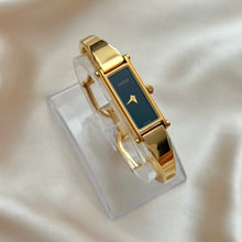 Load image into Gallery viewer, VINTAGE GUCCI DAINTY WATCH