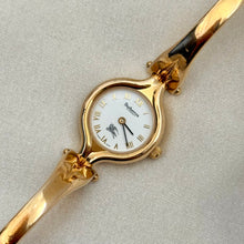 Load image into Gallery viewer, VINTAGE BURBERRY WATCH
