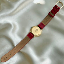 Load image into Gallery viewer, VINTAGE GUCCI RED LEATHER WATCH