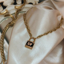Load image into Gallery viewer, LV LOCK ROPE CHAIN NECKLACE