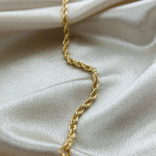 Load image into Gallery viewer, DIOR LUNA ROUND CLASP CHOKER NECKLACE