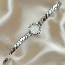 Load image into Gallery viewer, VINTAGE SEIKO DIAMOND DAINTY SILVER WATCH
